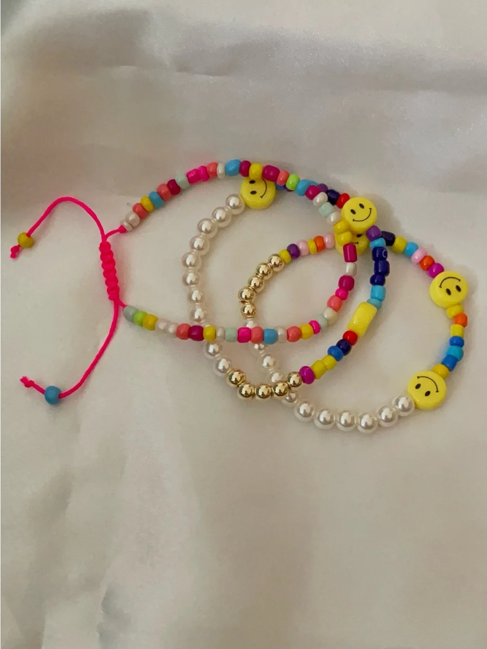 Fashion Jewelry Multicolor Beaded Kids Bracelets with Yellow Smile Charms